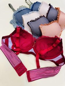 سوتین اسفنجی چهارخونه 0937