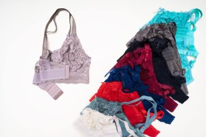 سوتین کش بهن فنردار مسطر کد 600 رنگ مشکی سایز70