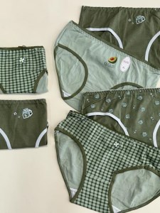 شورت عروسکی رنگ سبز