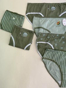 شورت عروسکی رنگ سبز