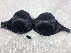 سوتین دکلته عشوه پشت شیشه ای